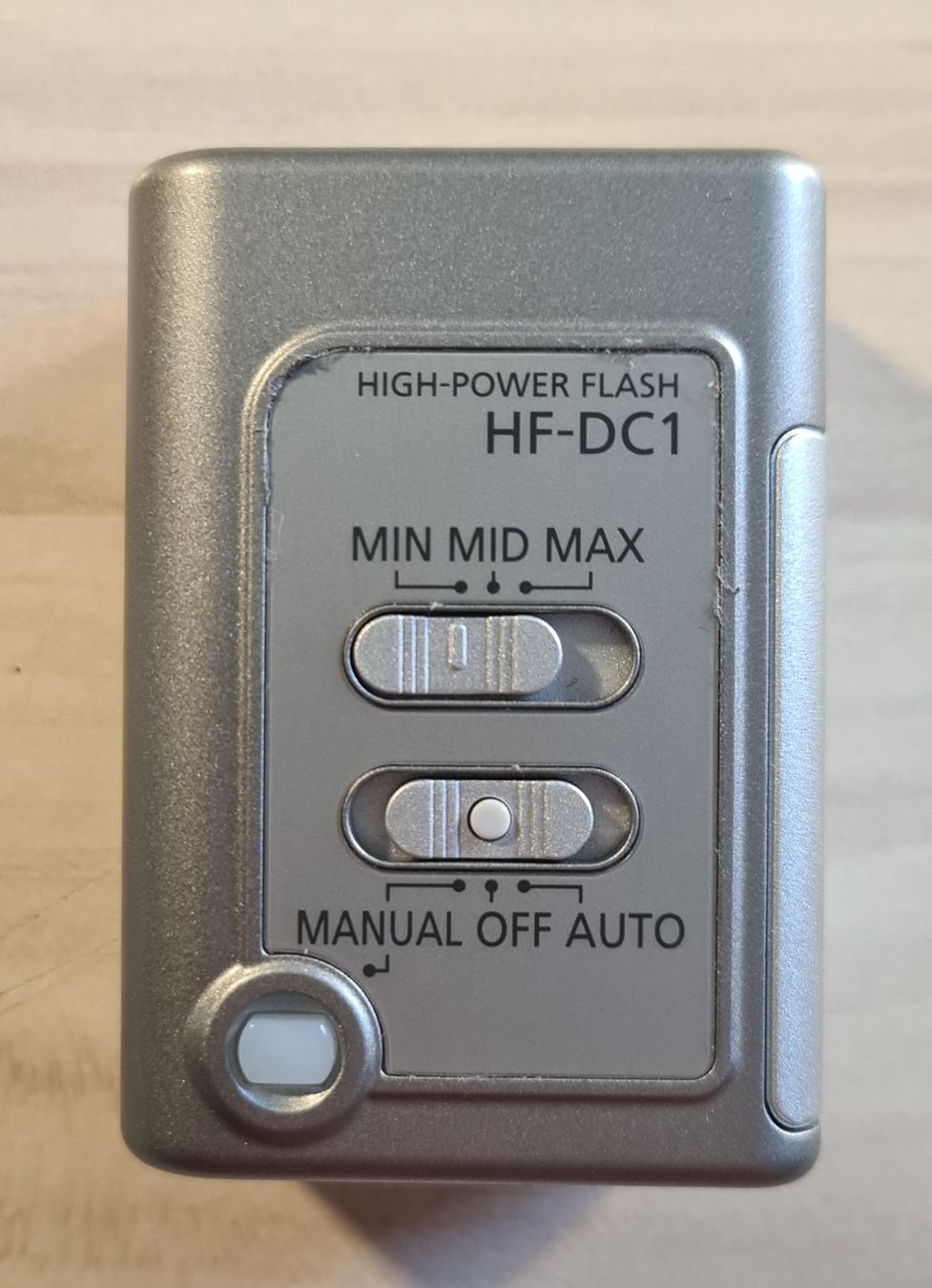 Canon Flash: Kleines Zusatzblitzgerät Canon HF-DC1 – Usato da Islikon venduto da EFH651 1