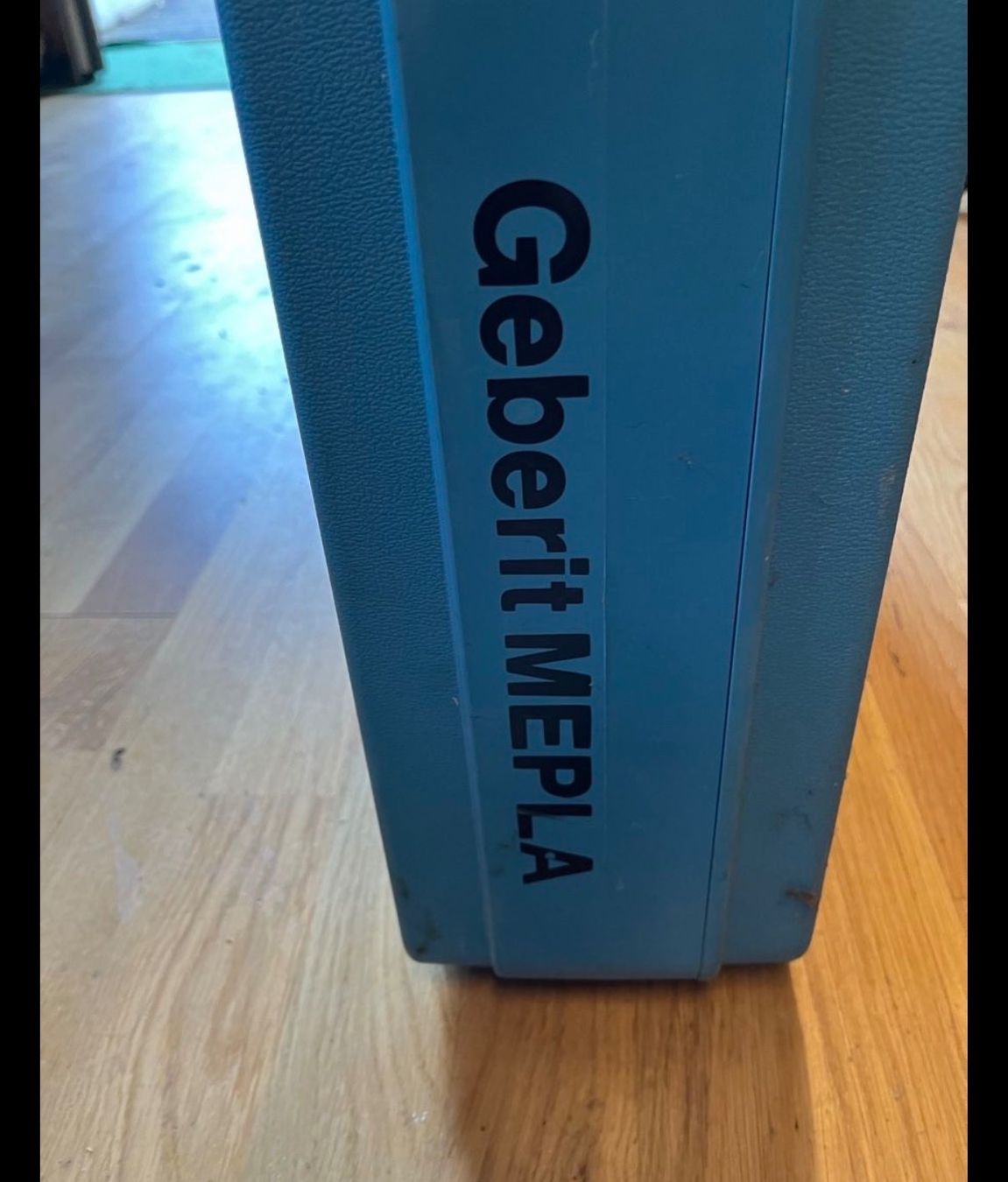 Geberit Tutti gli attrezzi: Geberit Mepla Koffer mit Pressbacken – Usato da Uster venduto da TB1991 2