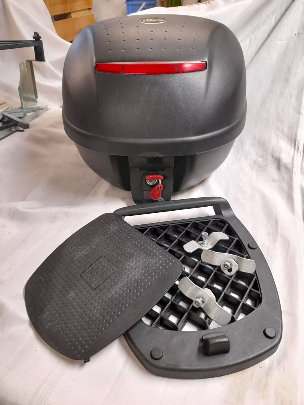Reisekoffer: Motorrad/Roller Koffer/Box von Givi – Gebraucht aus Neuenhof von  2