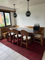Massives Esszimmer mit Eckbank & 4 Stühlen gratis