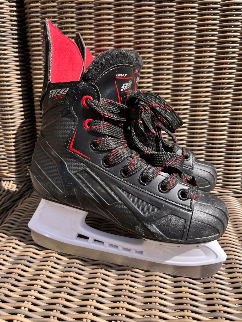Graf Pattini da ghiaccio: Eishockeyschlittschuhe – Usato da Wettingen venduto da haagli68 1