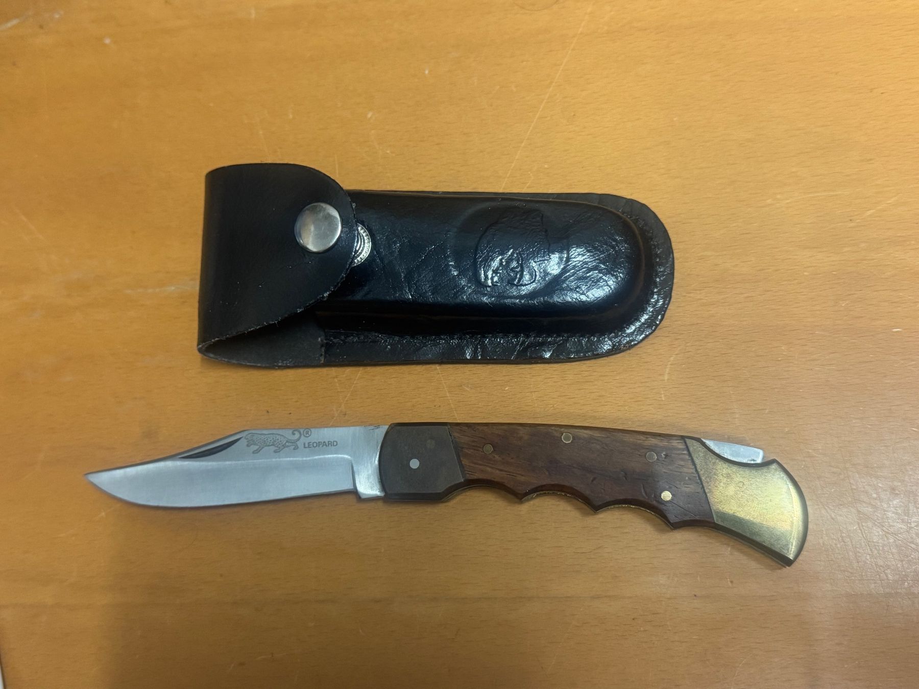 Coltelli tascabile: Vintage LEOPARD Taschenmesser – Usato da Kaiseraugst venduto da Drasa