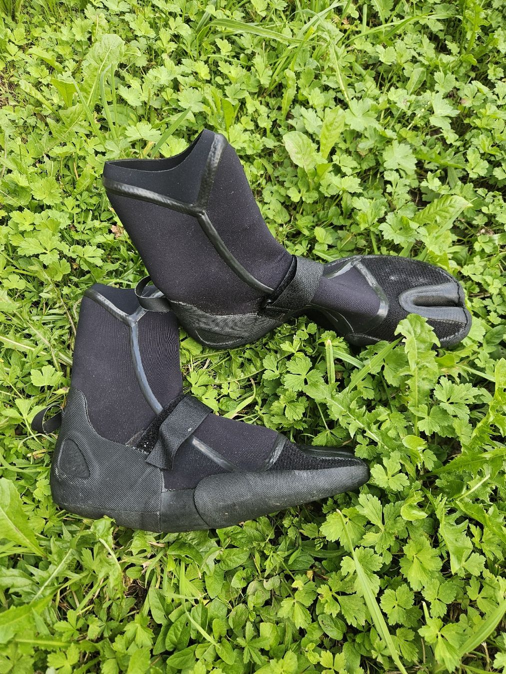 Planches de surf: Surf Boots 2mm needessential – Neuf (Voir description) à Gommiswald par cyr_zw59