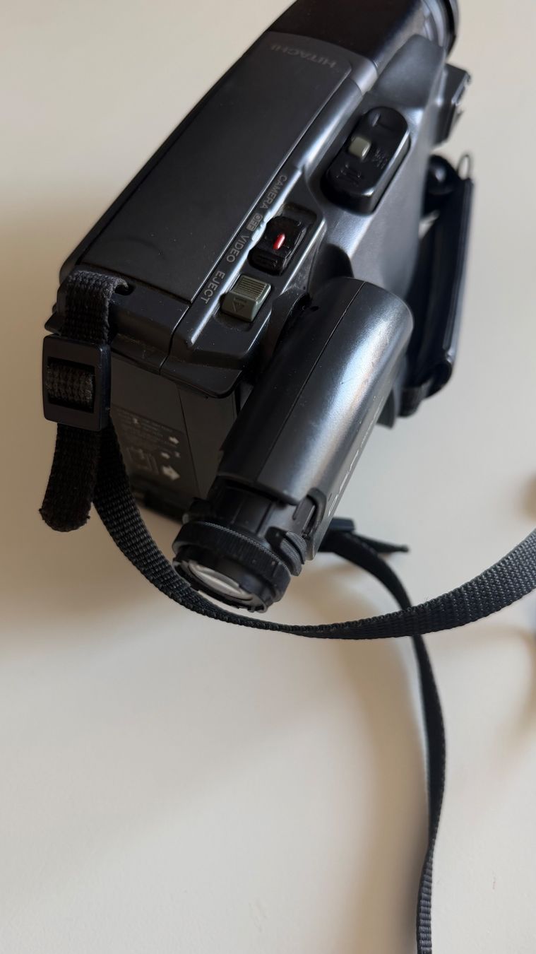 Hitachi Videocamere: Hitachi VM-E54E 8mm Camcorder – Usato da Versoix venduto da Russo35 3