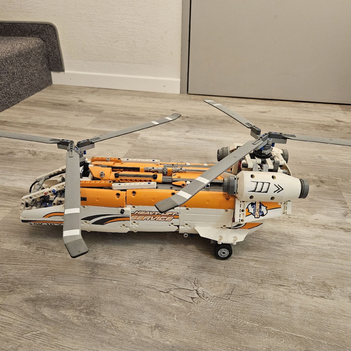 Lego Baukästen: LEGO Technic 42052 Schwerlast Hubschrauber, komplett – Gebraucht aus Embrach von Lilly2021 1
