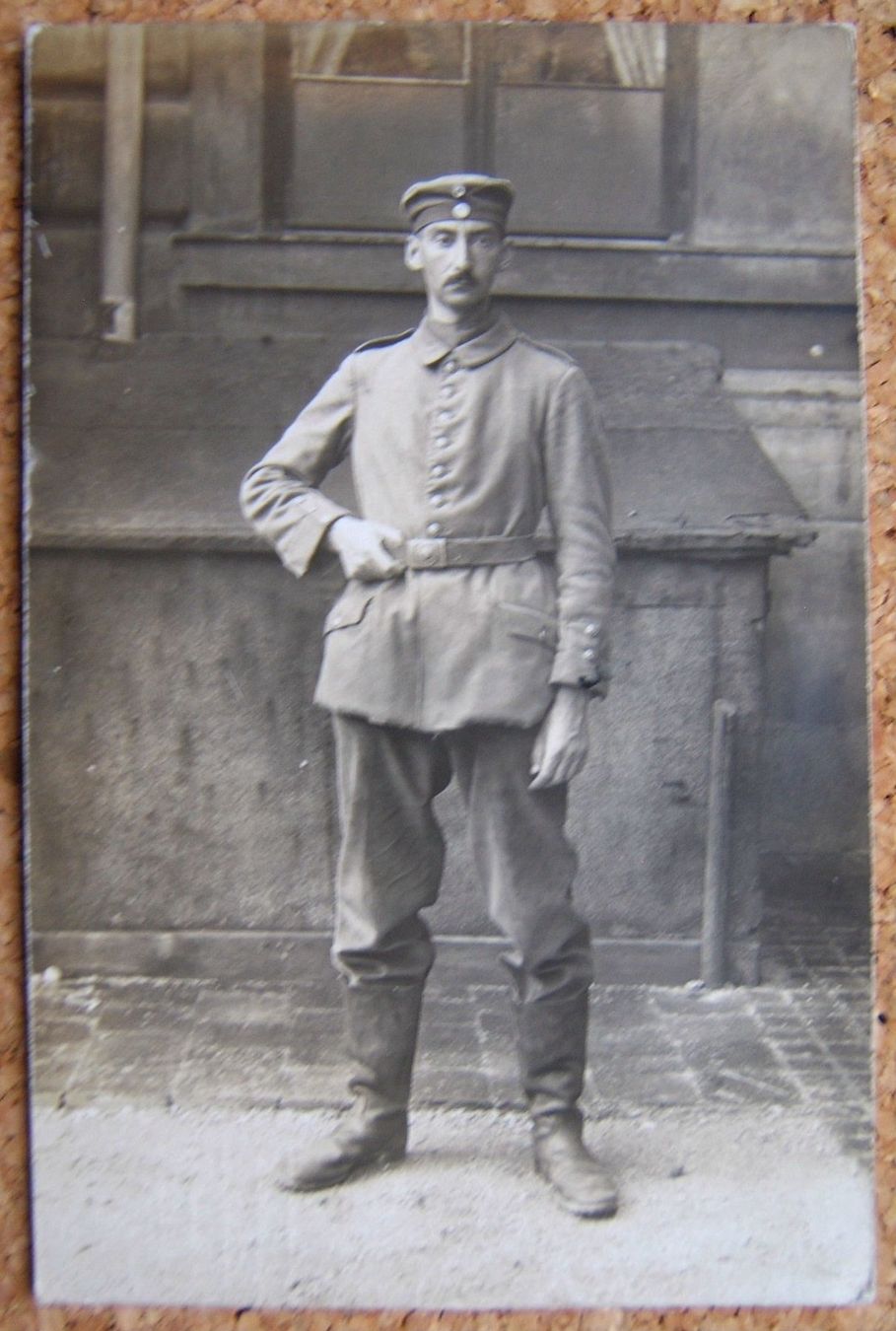 Cartoline postali: FOTO-AK DEUTSCHER SOLDAT 1915 – Usato da Brunnen venduto da Nonne04