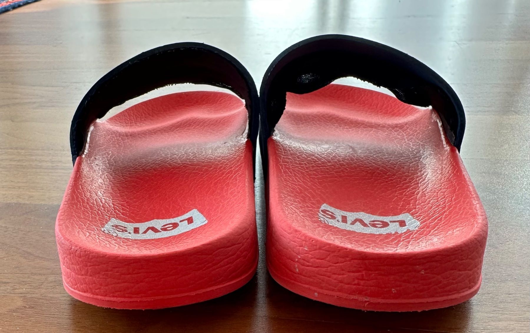 Levi's Scarpe per ragazzi: Infradito Levi’s – Usato da Castel San Pietro venduto da Moregi 3