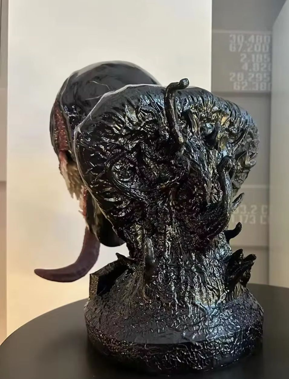 Statuette: 40cm hohe Venom Kopf Statue – Nuovo (secondo la descrizione) da Lohn-Ammannsegg venduto da JarvisSystem2.0 1