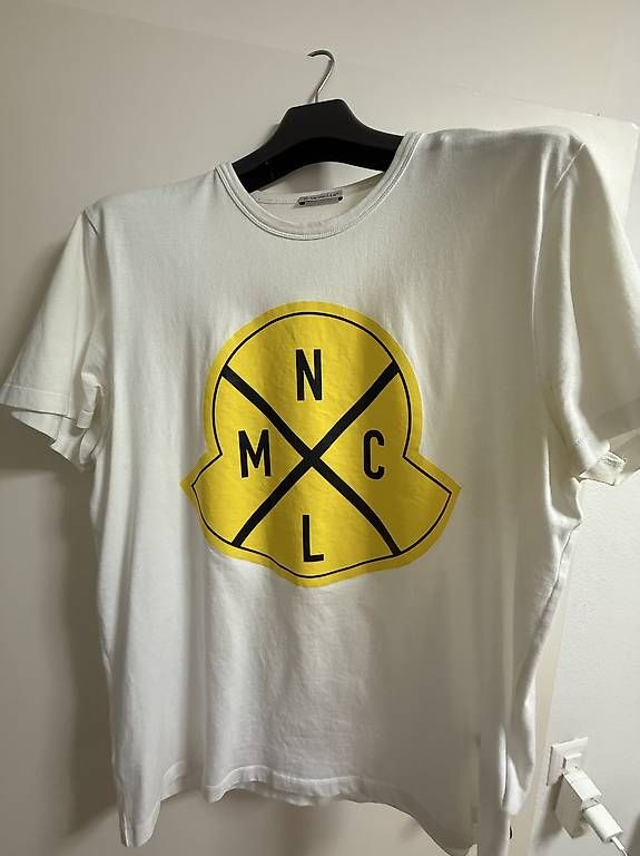 T-shirt: Moncler t-shirt – Usato da Zürich venduto da Divi64 3