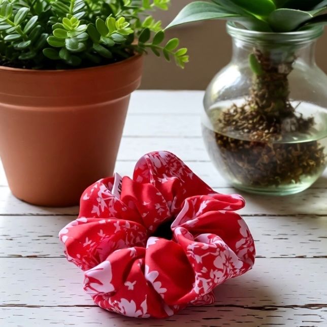 Haarschmuck: Seide Scrunchie - Blumenrot - Elegant - Handgemachte - Neu! – Neu und originalverpackt aus Vals von ABA-Atelier 2