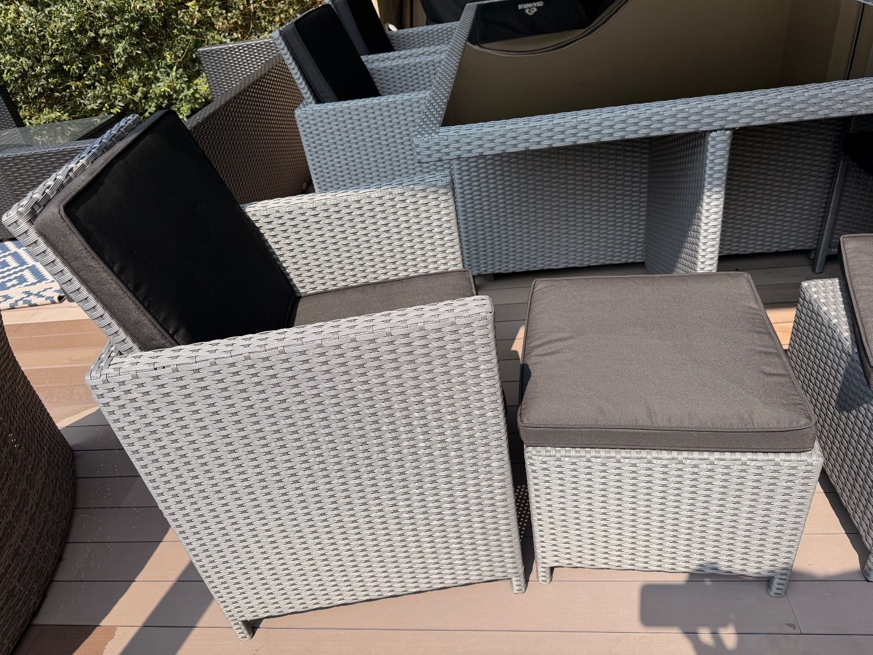 Set di tavolo e panche: Rattan Gartentisch-Set mit 6 Stühlen & 4 Hockern – Usato da Reichenburg venduto da JuPaJeDa 3