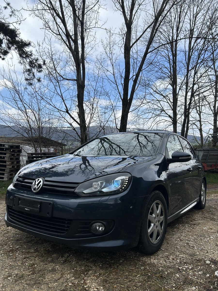 VW Autos: Golf 1.4 TFSI R-Line – Gebraucht aus Bassecourt von salvo190