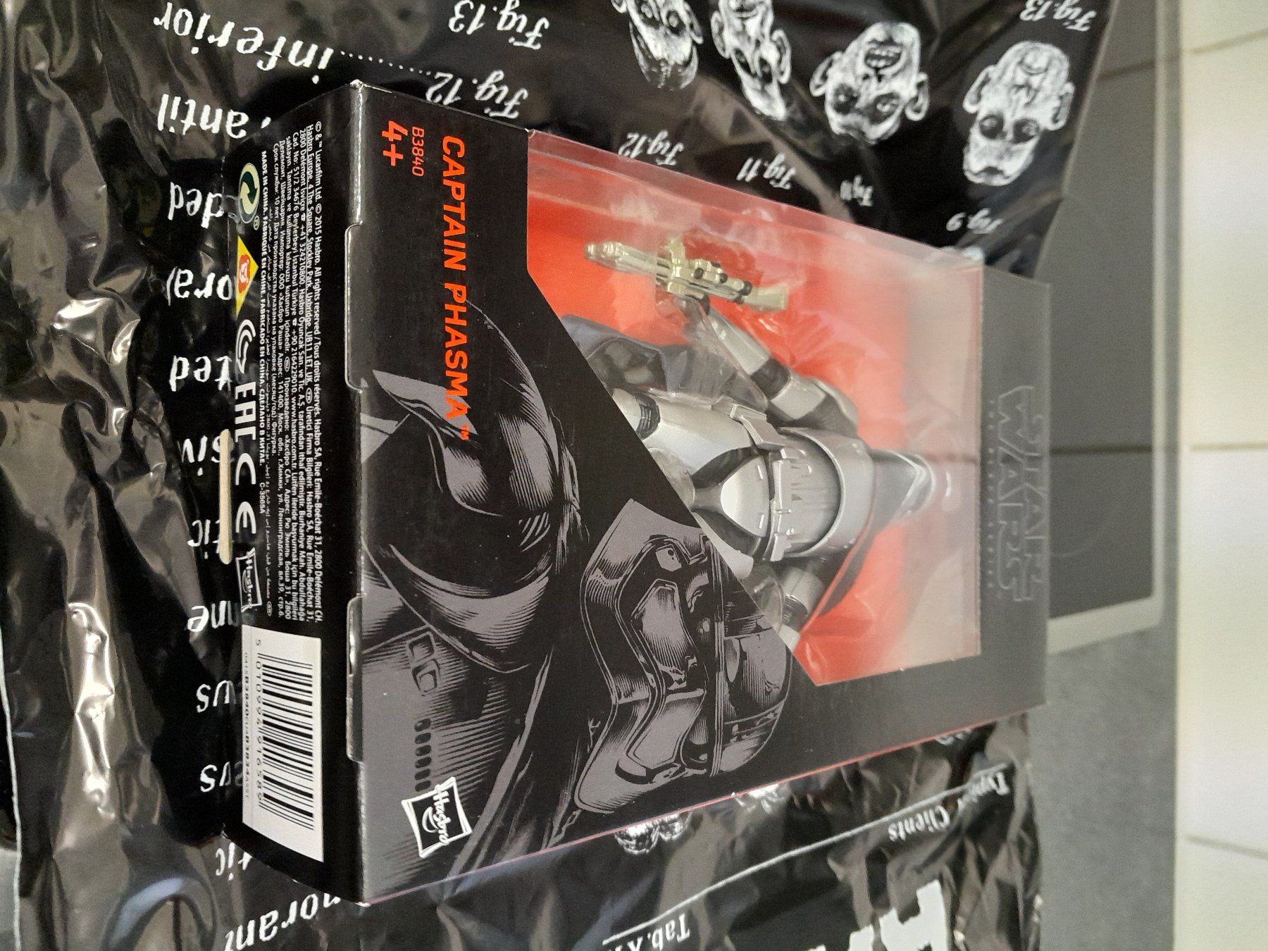 Hasbro Statuette: Hasbro Star Wars Black Series Captain Phasma – Usato da Rüti ZH venduto da Alemanni 3