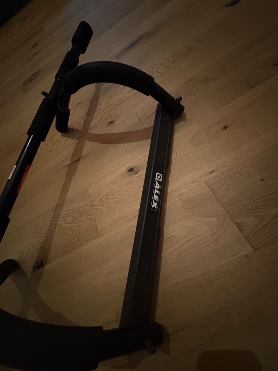 Hometrainer: Klimmzugstange ALEX – Gebraucht aus Ehrendingen von tim_5psp