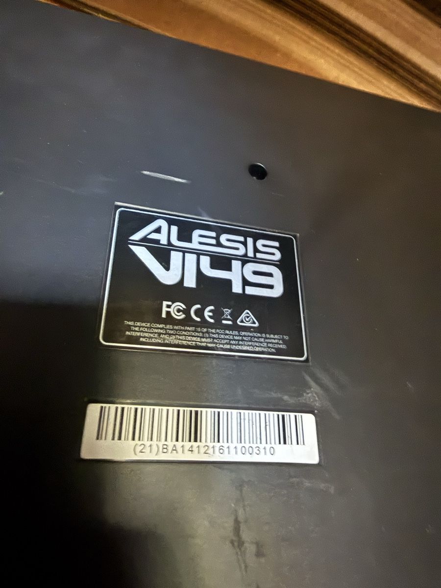Alesis Strumenti musicali: Alesis V49 MIDI Keyboard – Usato da Zürich venduto da jonathanschneider 6
