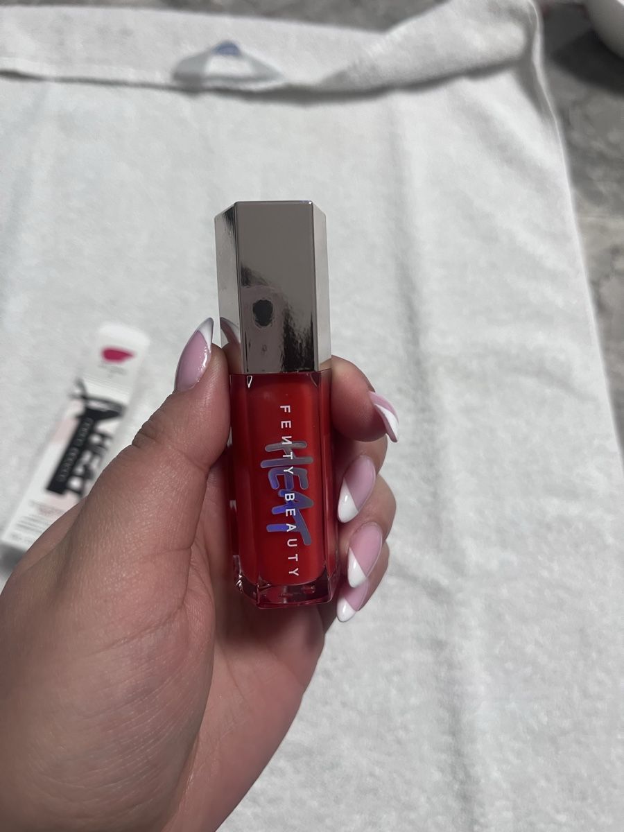 Make-up: Fenty Lipgloss Hot Cherry Plumping – Nuovo e nell'imballaggio originale da Bülach venduto da maj_k9hl 1