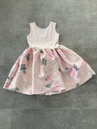 Hübsches Kleid