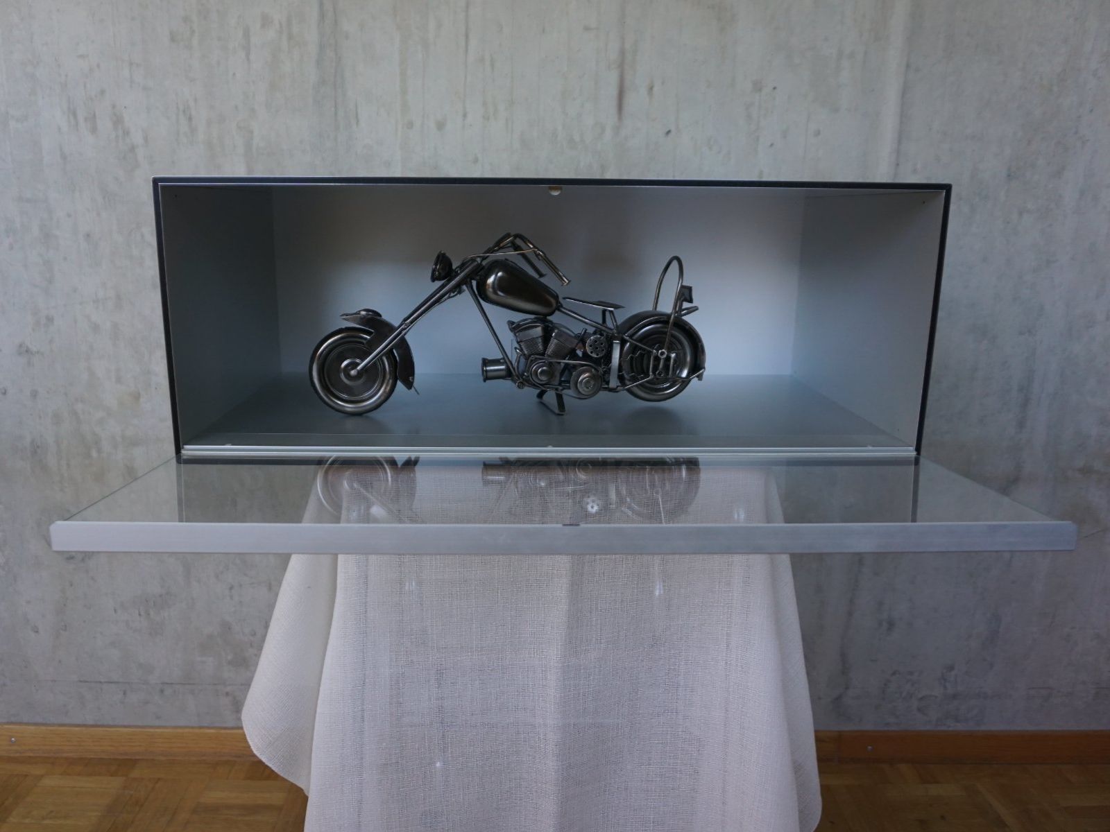 Vetrine: Vitrine Venus Box Hutter – Nuovo (secondo la descrizione) da Giswil venduto da sowo60 2