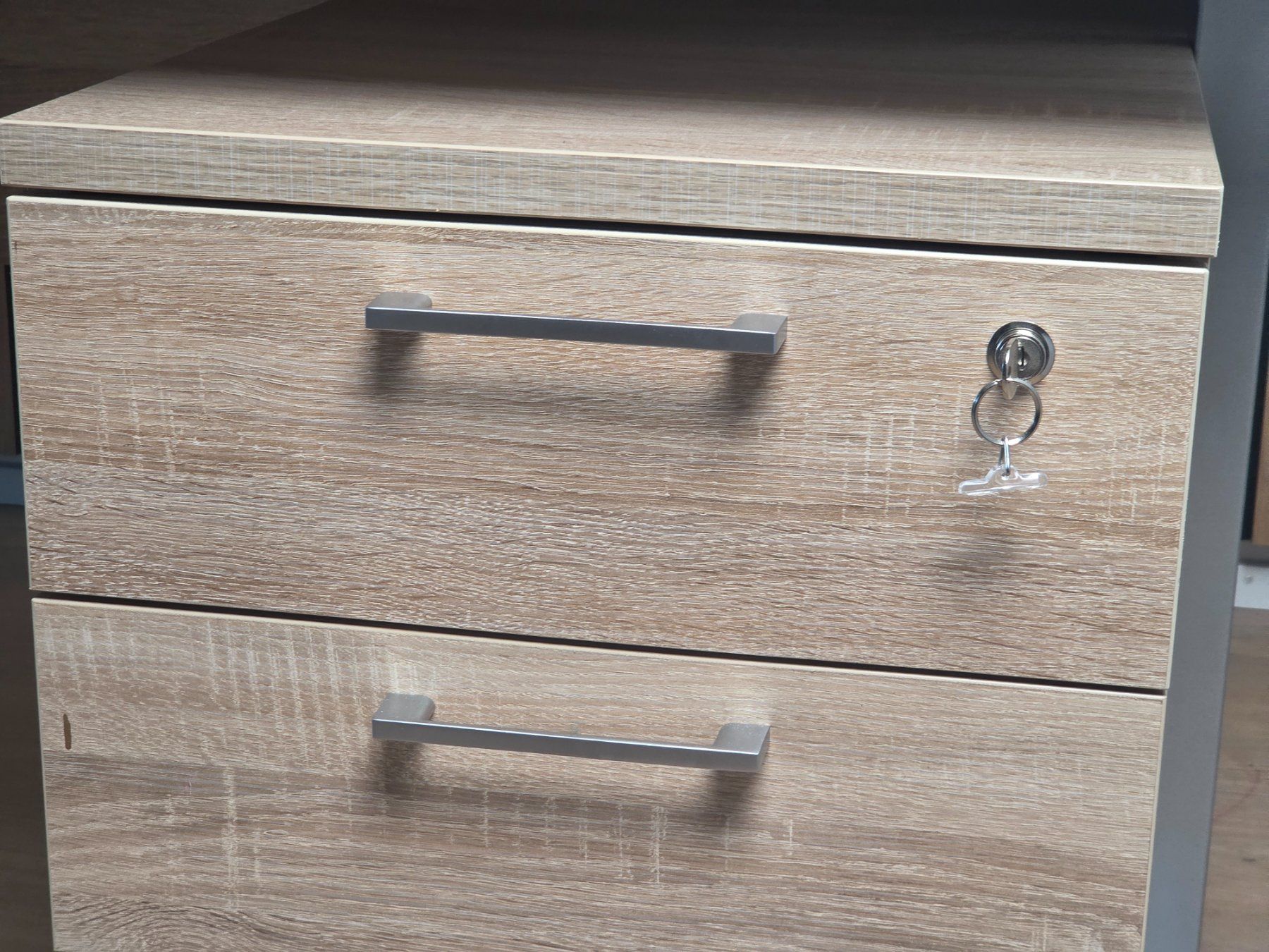 Scrivanie: Schreibtisch mit Rollcontainer Buche hell (150x75x75) – Usato da Maur venduto da antko 3