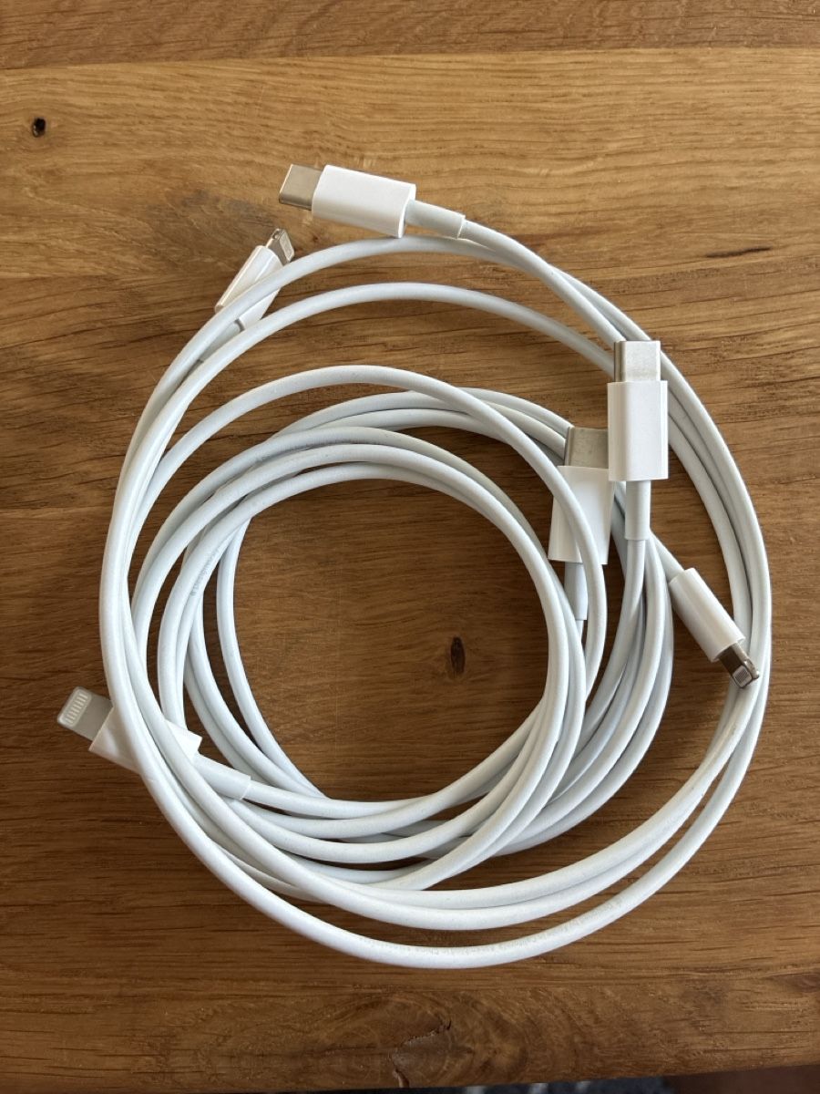 Apple Cavi: Original Ladekabel für Apple Lightning – Usato da Reinach BL venduto da cel_6vz5 1