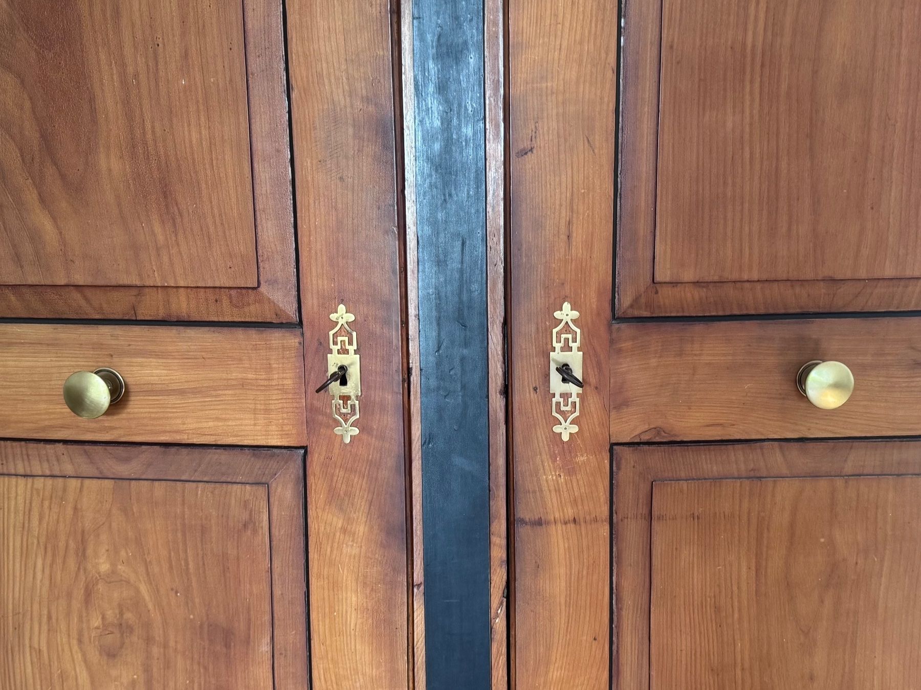 Armadi: Antiker Schrank Massivholz zerlegbar – Usato da Winterthur venduto da bin_y5kb 2