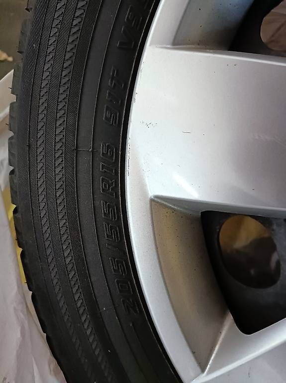 Felgen: Felgen mit Winterpneu 16 Zoll  – Gebraucht aus Wattwil von Mambo851 2