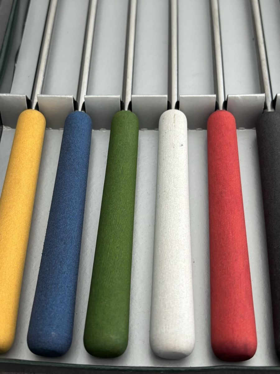 Fourchettes: Fondue Forks Set 6 Pieces Assorted Colors New Condition – D'occasion à Rüschlikon par ArnaudEichenberger 2