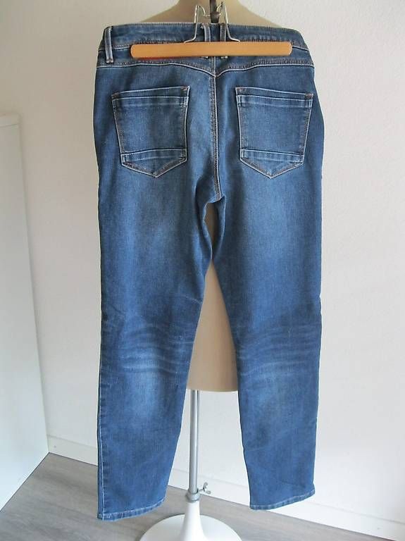 Jeans: jeans "Trendy" taille 36 – Usato da vouvry venduto da -tivoli- 1