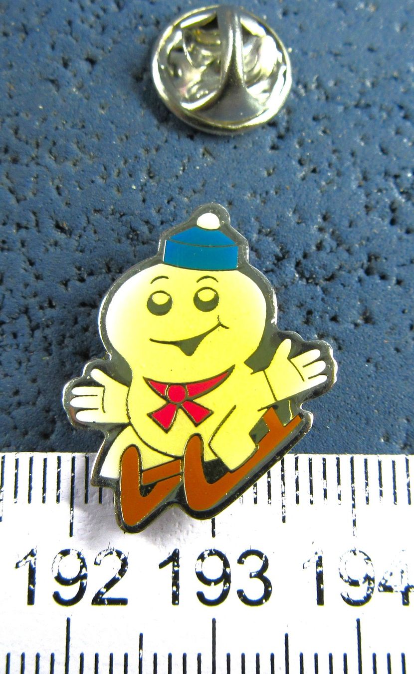 Maga Placchette & Badge: BIO SCHLITTEN MAGA PIN – Usato da Ettingen venduto da Hausi4711