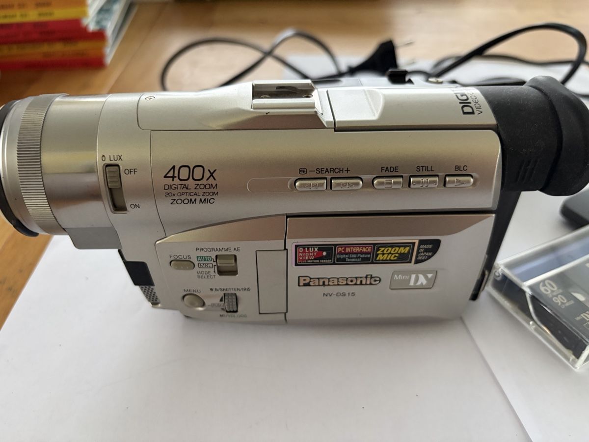 Panasonic Camcorder: caméscope Panasonic NV-DS15 – Gebraucht aus Echallens von JAR69