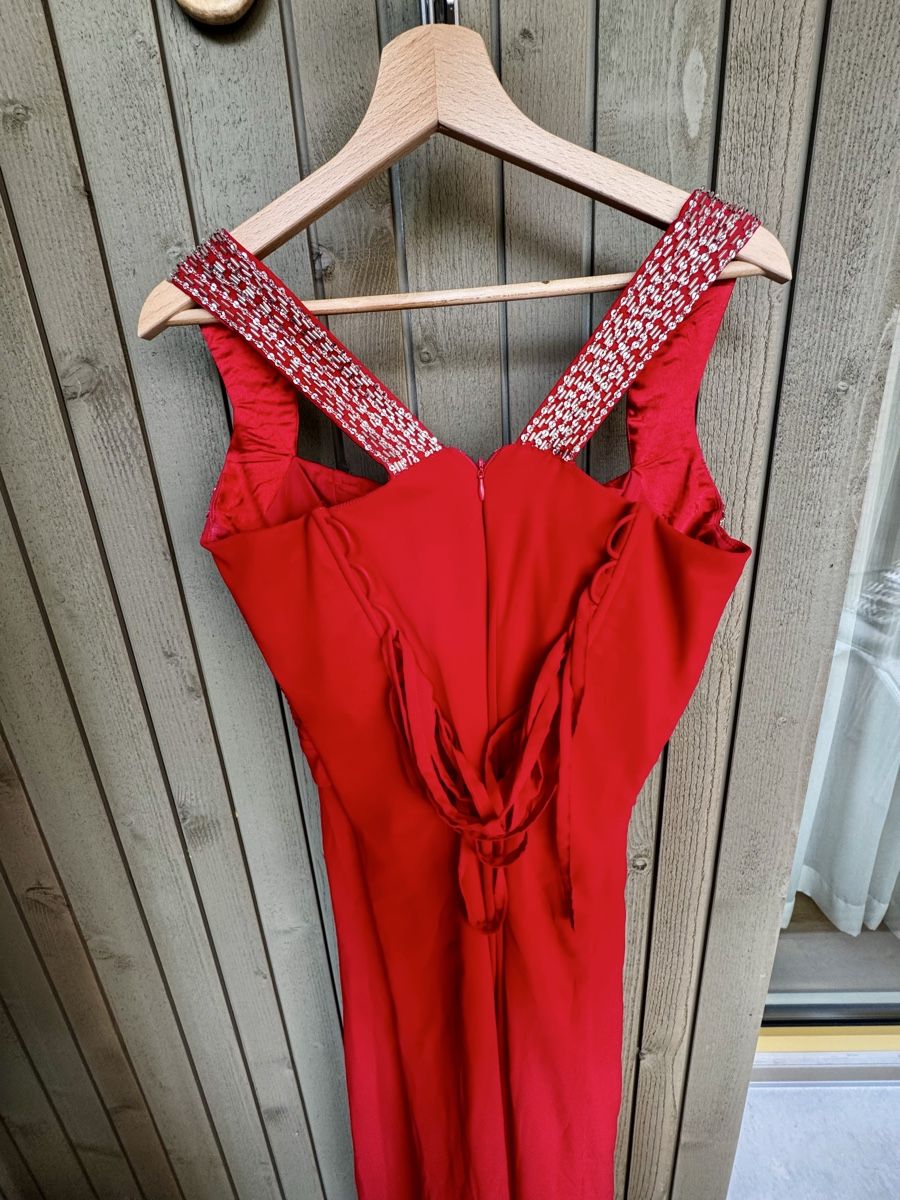 Robes: Elegant Red dress- Handmade – Neuf (Voir description) à Horw par lor_mh97 4