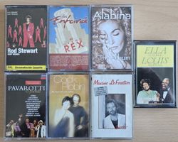 Lot de 7 cassettes audio variées.
