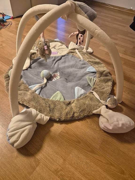 Tapis de jeu: Baby Spieldecke mit Spielbogen – D'occasion à Romanshorn par _Pipa_ 2