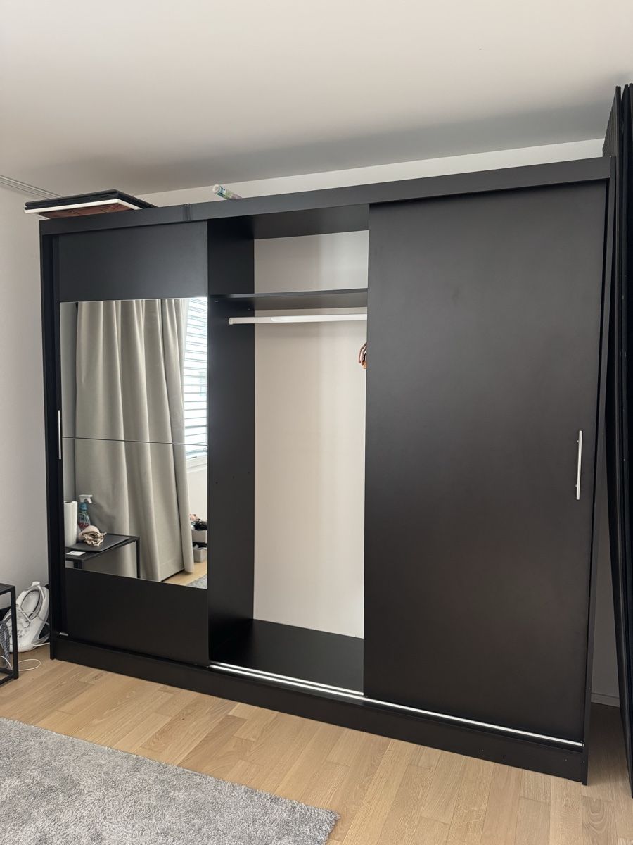 Armoires: Kleiderschrank – D'occasion à Romanshorn par muh_9rhg 4