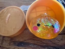 Squishie-Brot im Korb -Stressabbau-Einschulung-Konzentration