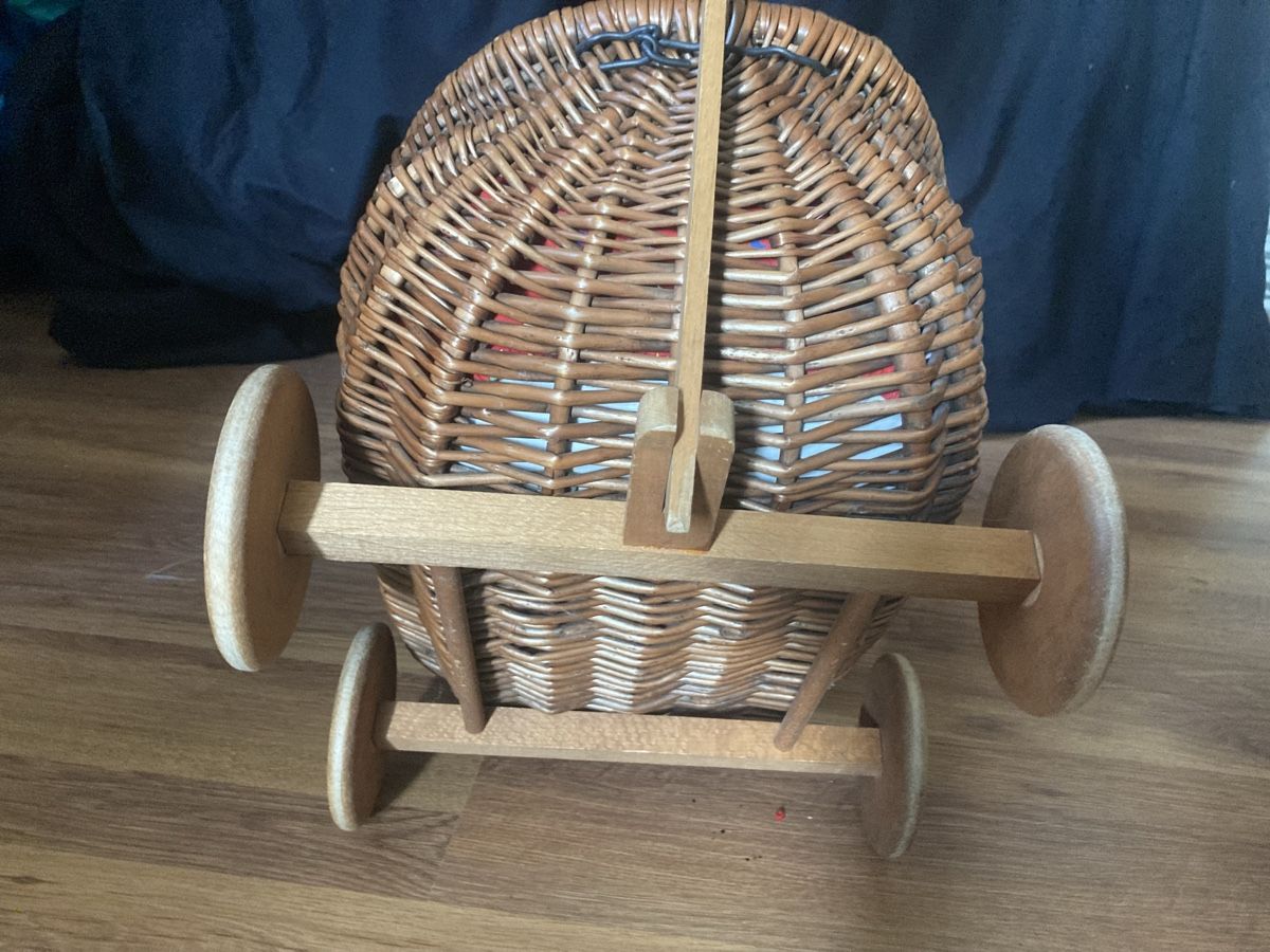 Puppenwagen: Puppenwagen antik  – Gebraucht aus Zürich von anorg 4