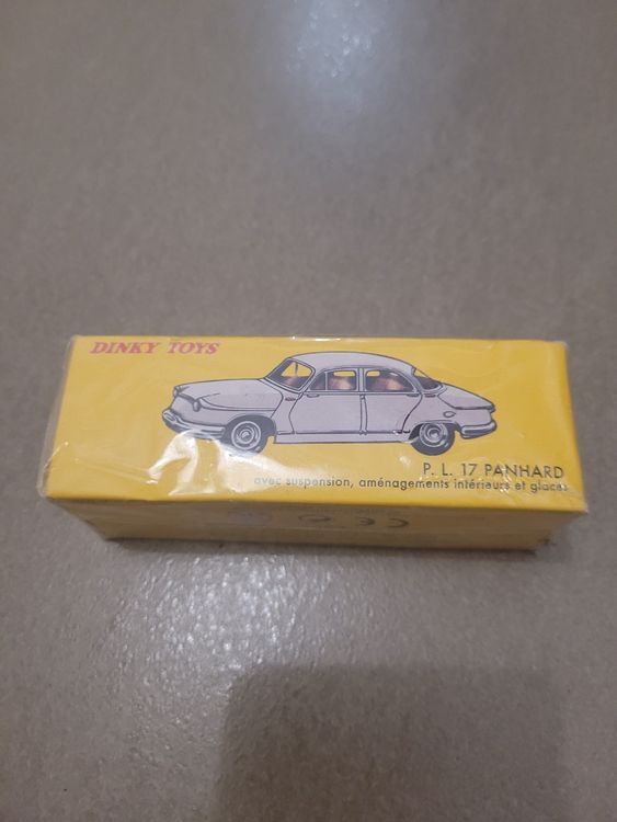 1 fiche + certif. DINKY TOYS ATLAS repro ref 547 2, Panhard PL17 mauve