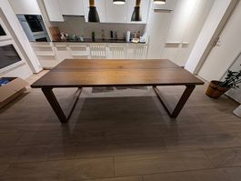 Esstisch aus Holz