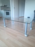 Glascouchtisch mit Rollen