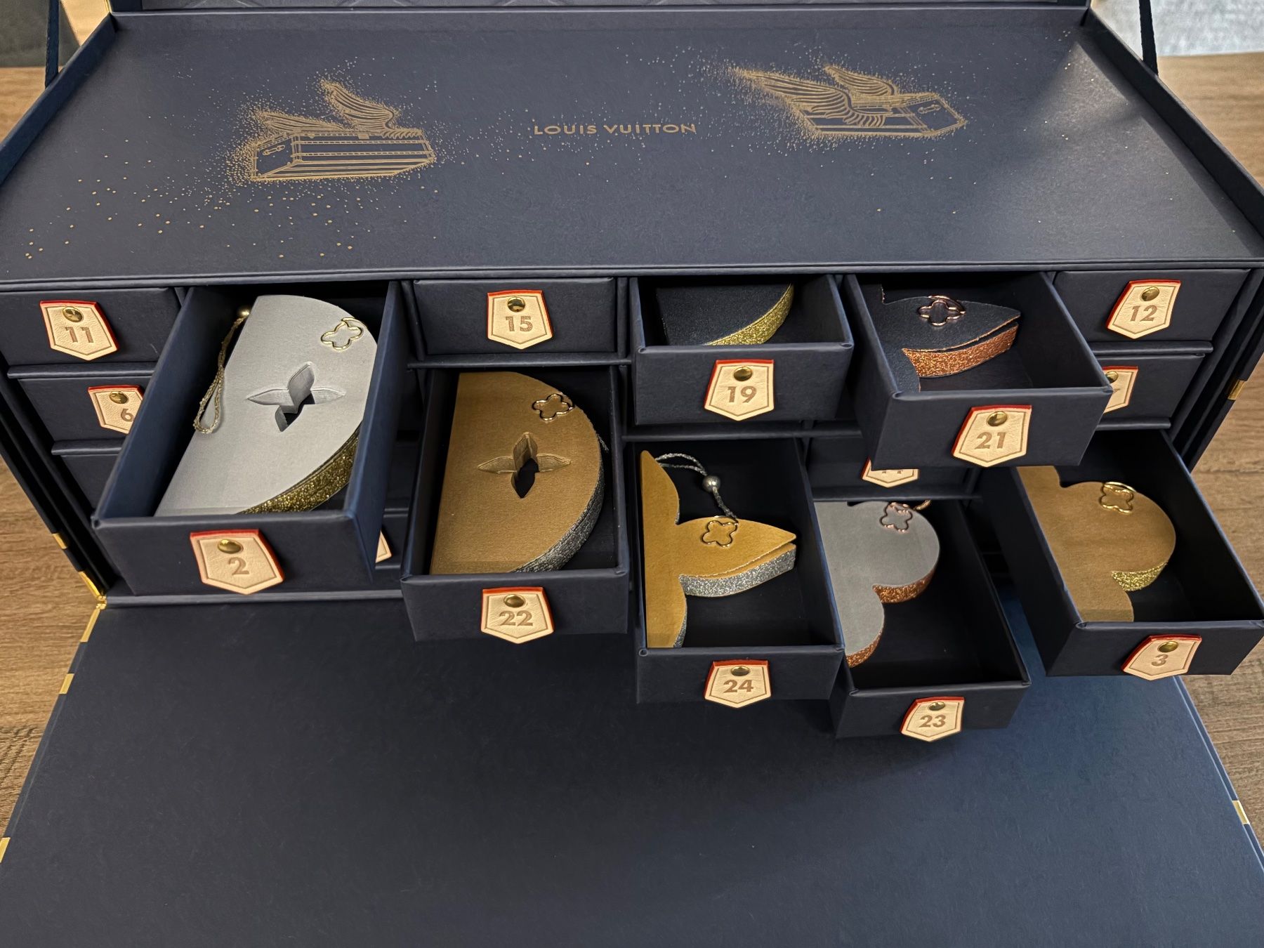 Wunderbar Louis Vuitton Geschenk Ebenbild