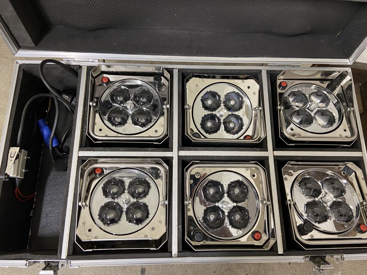 Lampes: Red Zone Scheinwerfer Set im Flightcase 6 Stk. gebraucht – D'occasion à Dietikon par brocki-eyra 8