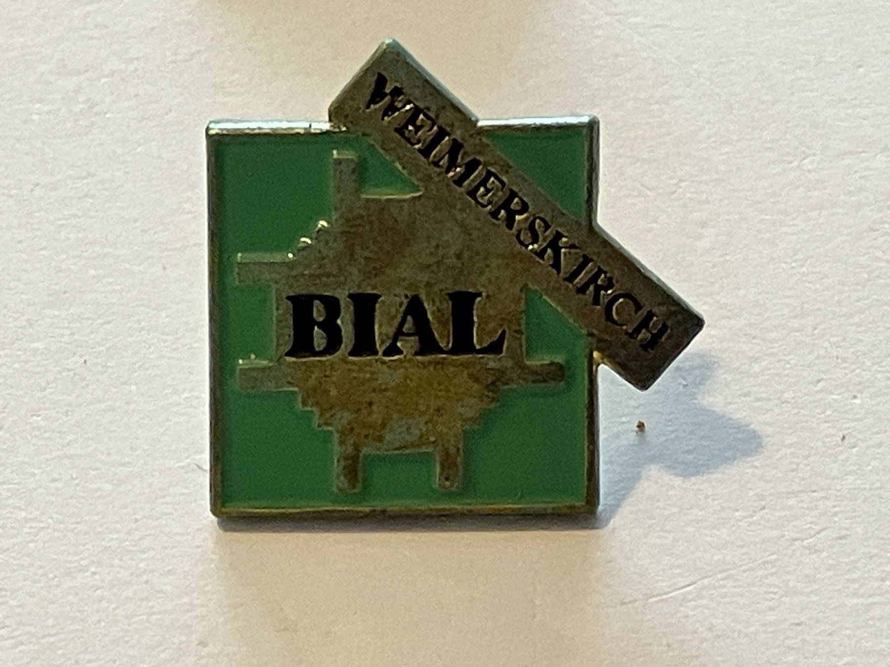 Placchette & Badge: 1 Pin Weimerskirch Bial – Usato da Basel venduto da djwwpp