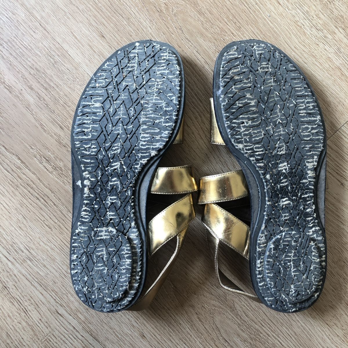 Marni Scarpe da donna: Sandales Marni en cuir doré – Usato da Genève venduto da vic_s9c5 4