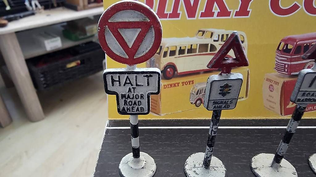Voitures modèles: DINKY TOYS – D'occasion à Ettingen par 1964erNachtzugfahrer 4