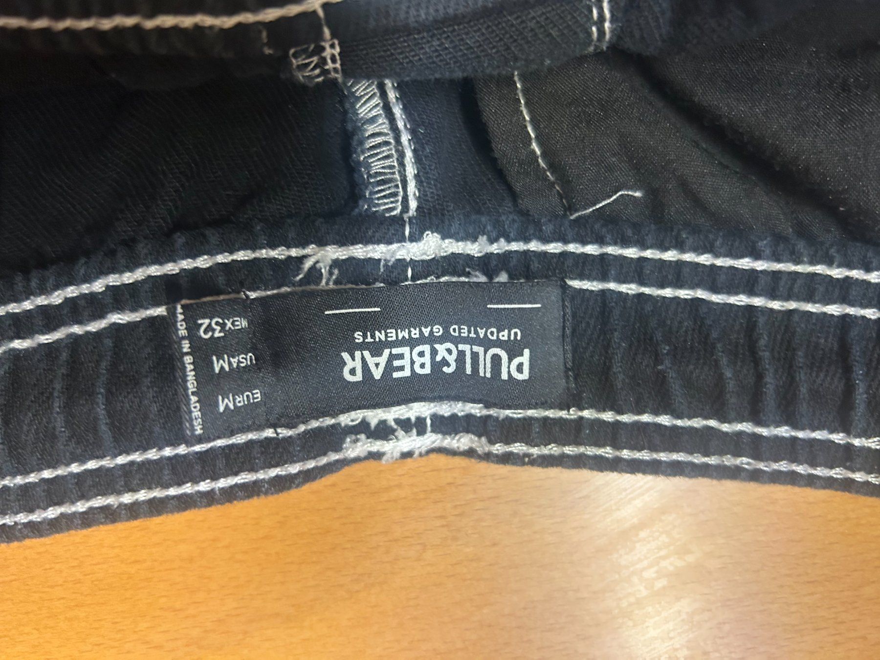 Jeans: Short cargo Pull&Bear noir taille M état occasion – Usato da Cugy VD venduto da pit_aless 1