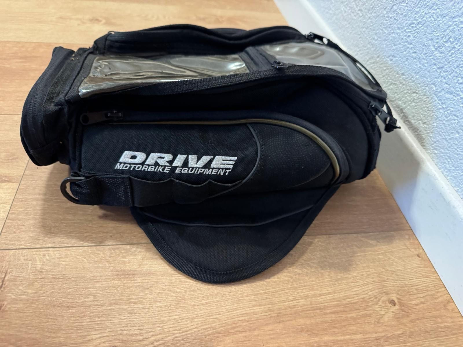 Taschen: Drive Motorrad Tanktasche mit Kartenfach – Gebraucht aus Aarburg von Injac 1
