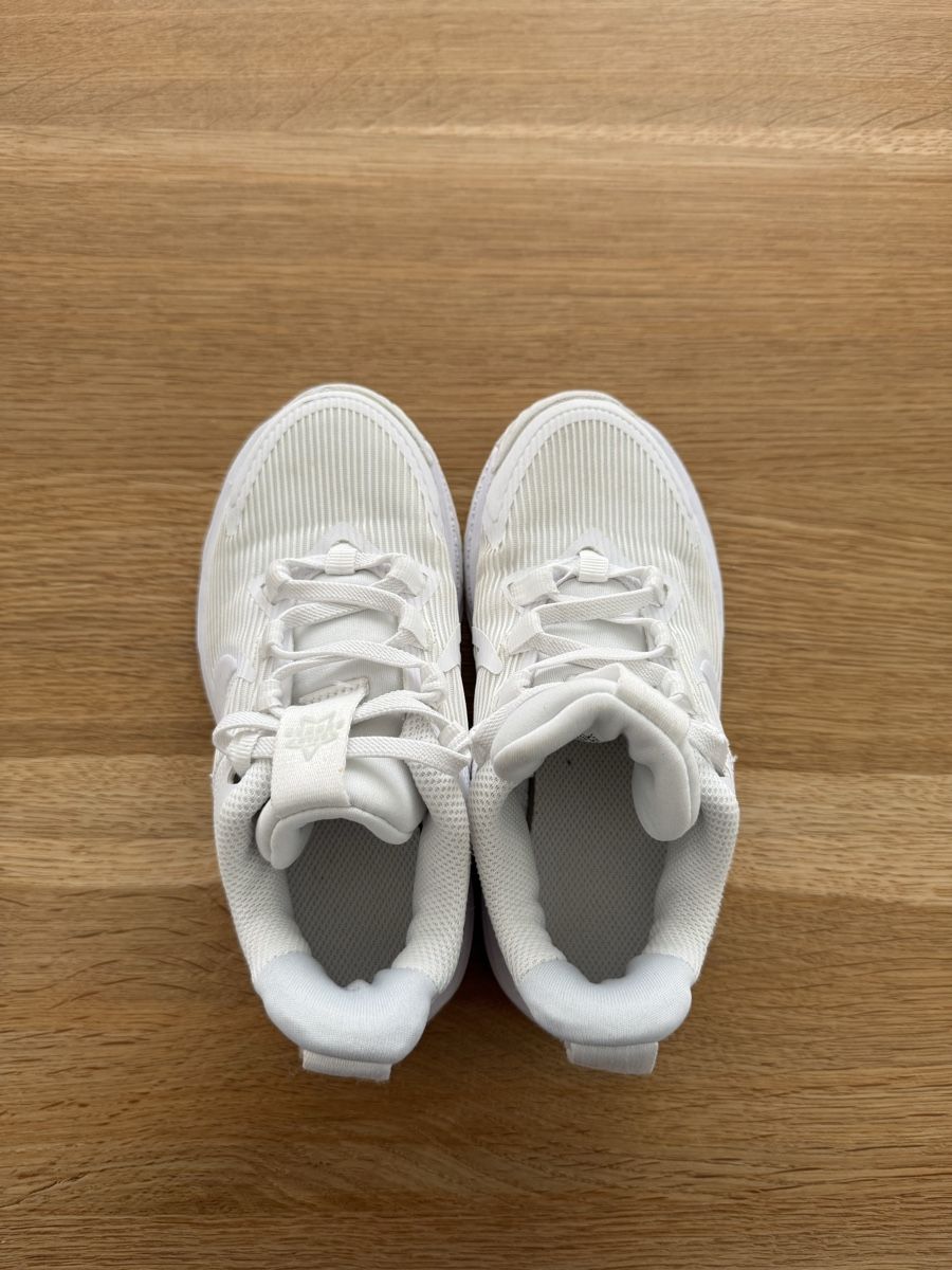 Nike Scarpe per ragazzi: Kinderschuhe – Usato da Tagelswangen venduto da Isa036 1