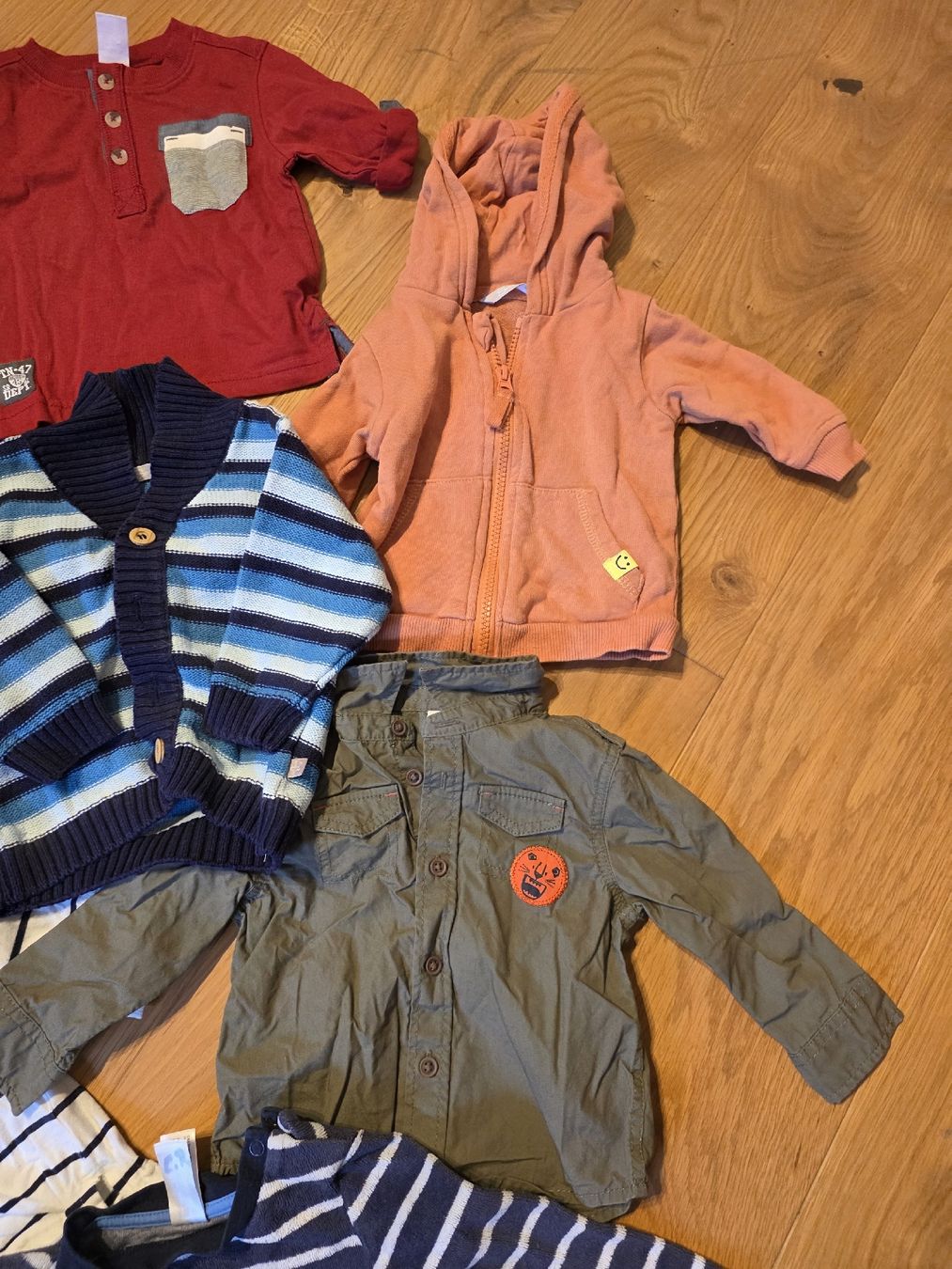Pullover & Sweatshirts: Pullover/ Jäggli/ Hemd gr 68 – Gebraucht aus Eschenz von Carmenr93 1