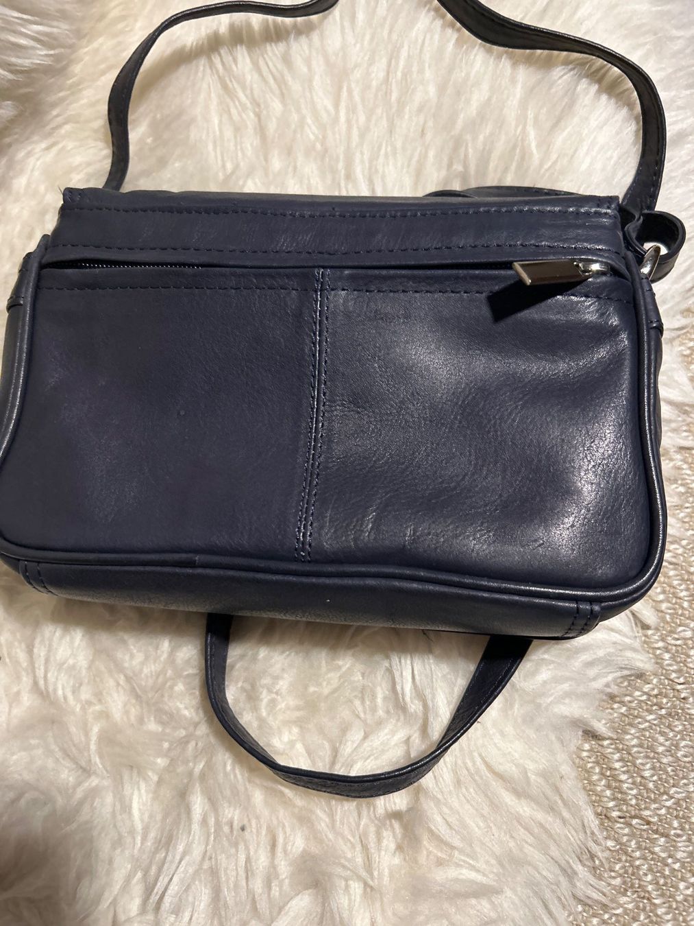 Sacs femmes: Kleine Leder Tasche navy blue – D'occasion à Feuerthalen par Anna_Swift 1