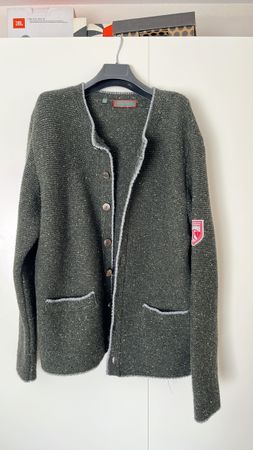 Strickjacke (Trachtenjacke)